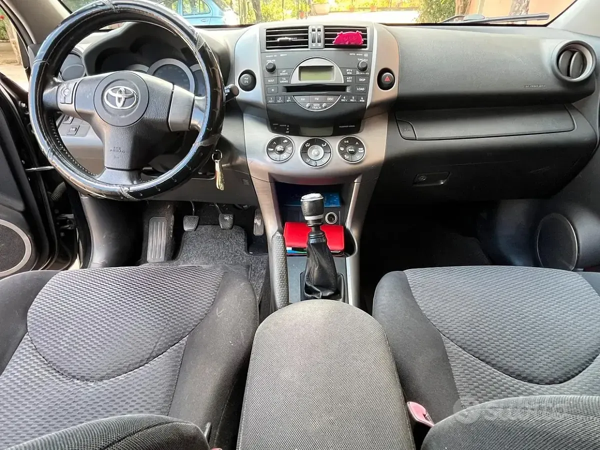 Usata Toyota RAV4 136 CV (100 kW) 2007 Nero SUV