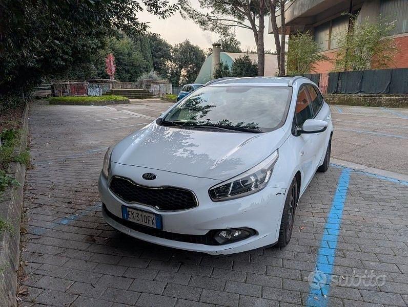 Usata Kia Ceed Sportswagon Active 90 CV (66 kW) 2012 Bianco Station wagon