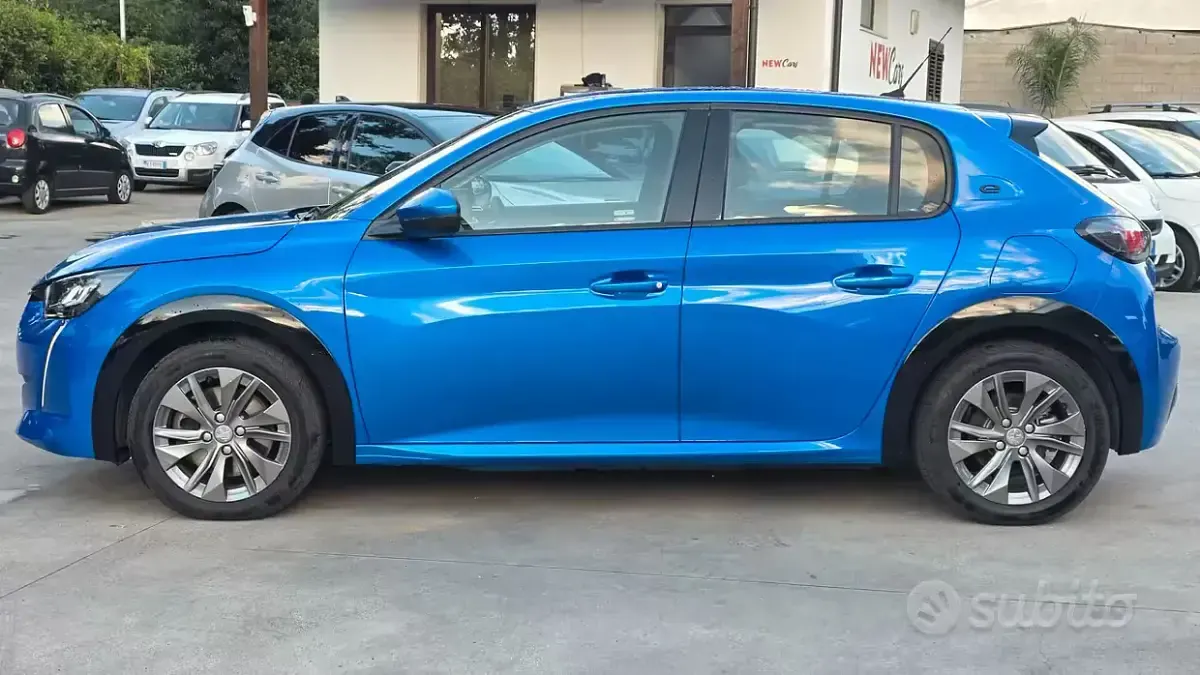 Usata Peugeot 208 Allure 56 kW (77 CV) 2021 Blu Utilitaria