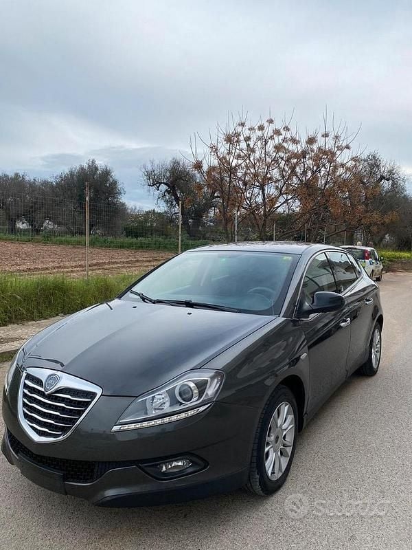 Usata Lancia Delta Gold 105 CV (77 kW) 2012 Nero Utilitaria