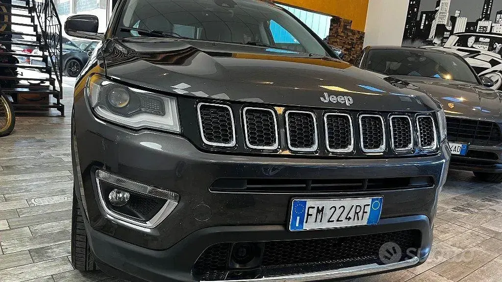 Usata Jeep Compass Limited 140 CV (102 kW) 2018 Grigio SUV