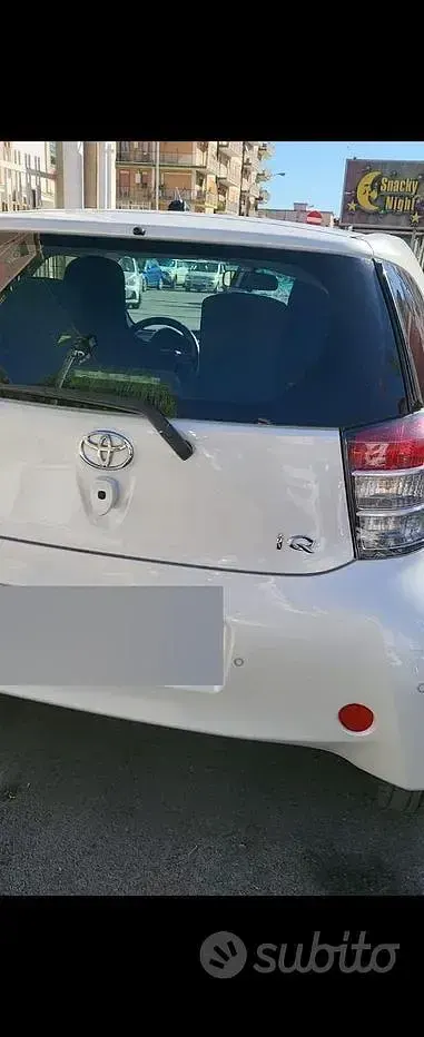 Usata Toyota iQ 98 CV (72 kW) 2010 Bianco Utilitaria