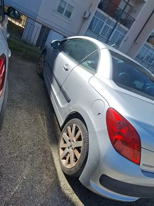 Usata Peugeot 207 CC 120 CV (88 kW) 2008 Grigio Cabrio