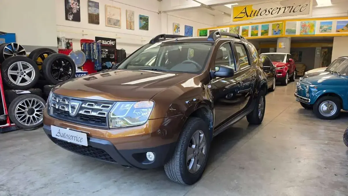 Usata Dacia Duster Ambiance 105 CV (77 kW) 2015 Marrone SUV