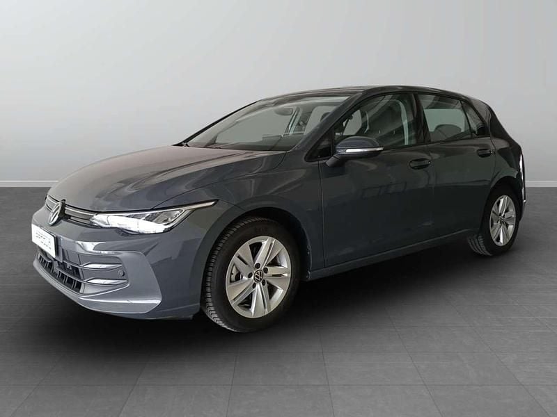Usata VW Golf VIII Life 116 CV (85 kW) 2025 Dolphin grey metallizzato Berlina