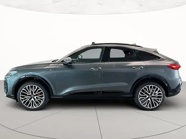 Usata Audi Q5 Sportback S-Line 204 CV (150 kW) 2025 Grigio daytona perla SUV