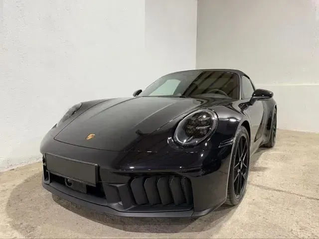 Usata Porsche 992 541 CV (397 kW) 2025 Nero metallizzato Utilitaria