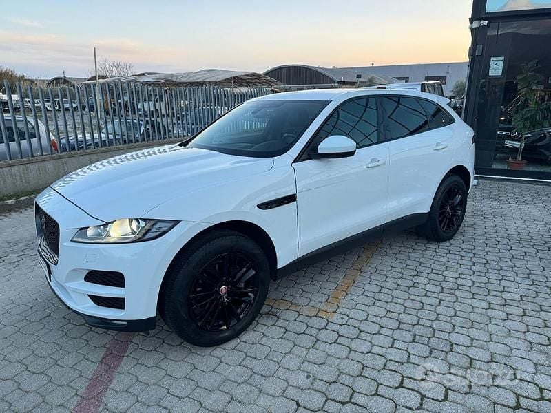 Usata Jaguar F-Pace Portfolio 180 CV (132 kW) 2018 Bianco SUV
