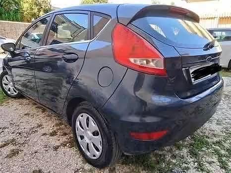Usata Ford Fiesta 82 CV (60 kW) 2010 Grigio Utilitaria