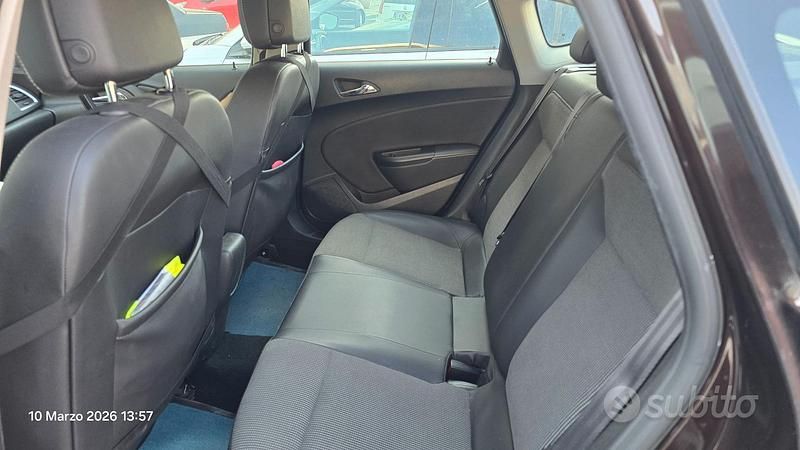 Usata Opel Astra 136 CV (100 kW) 2015 Marrone Berlina