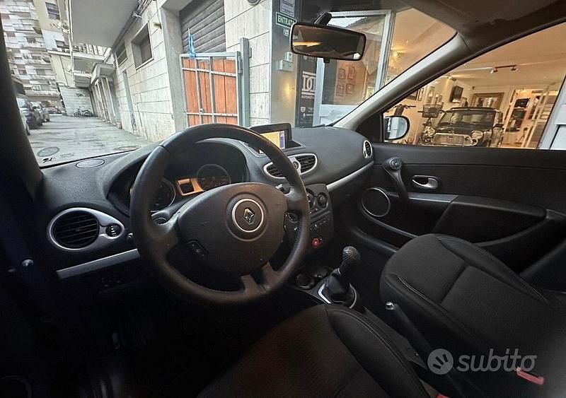 Usata Renault Clio II 74 CV (54 kW) 2010 Blu Berlina
