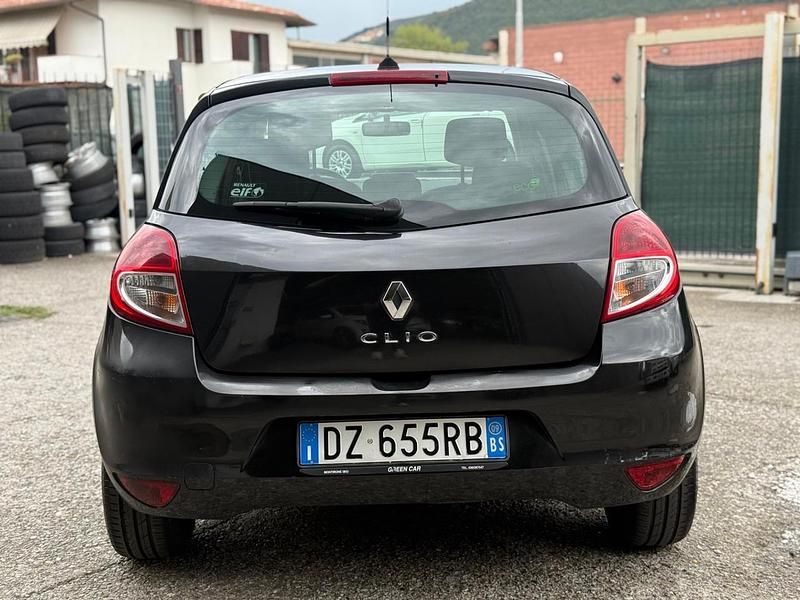 Usata Renault Clio II 67 CV (49 kW) 2009 Nero Berlina