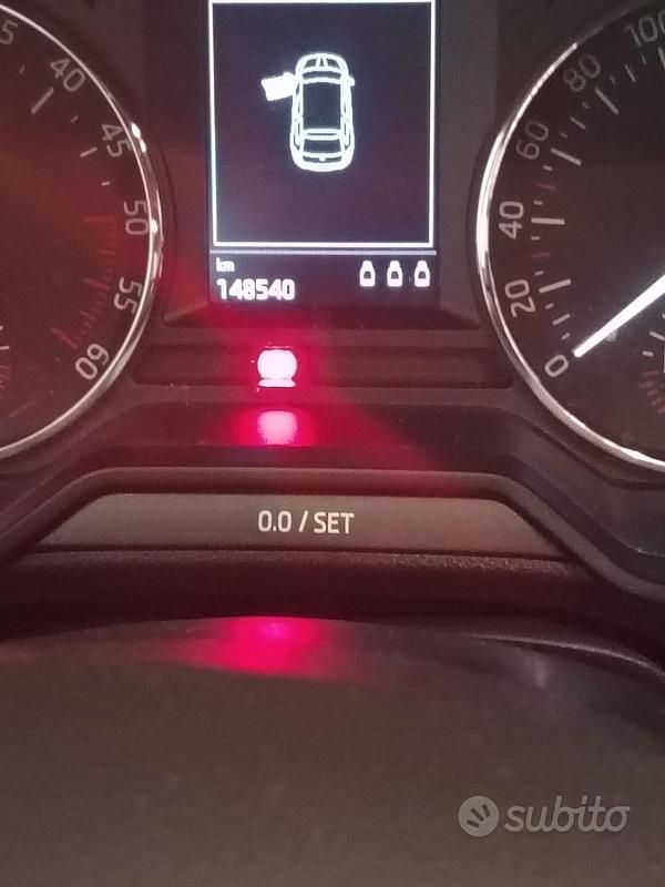 Usata Skoda Octavia Ambition 105 CV (77 kW) 2014 Grigio Berlina