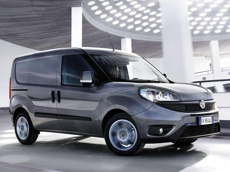 Usata Fiat Doblò Business 95 CV (69 kW) 2019 Bianco Monovolume