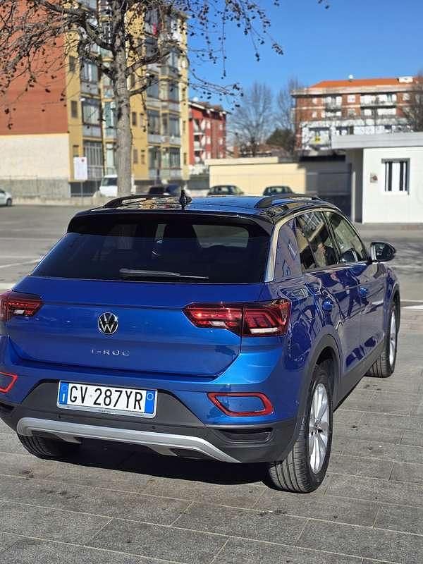Usata VW T-Roc Life 110 CV (80 kW) 2024 Blu/azzurro SUV