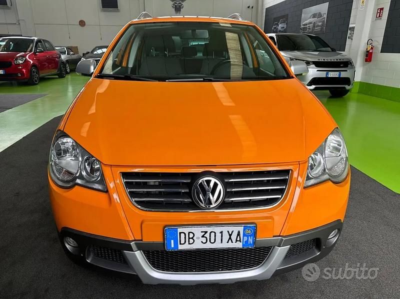 Usata VW Polo Cross 69 CV (50 kW) 2006 Arancione Utilitaria