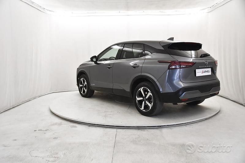 Usado Nissan Qashqai N-Connecta 190 HP (139 kW) 2023 Cinzento SUV