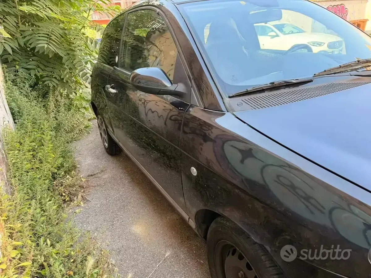 Usata Lancia Ypsilon 77 CV (56 kW) 2009 Nero Utilitaria