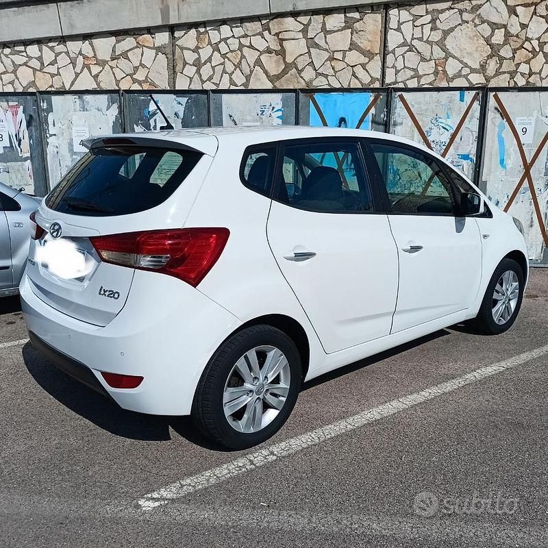 Usata Hyundai ix20 90 CV (66 kW) 2014 Bianco Utilitaria
