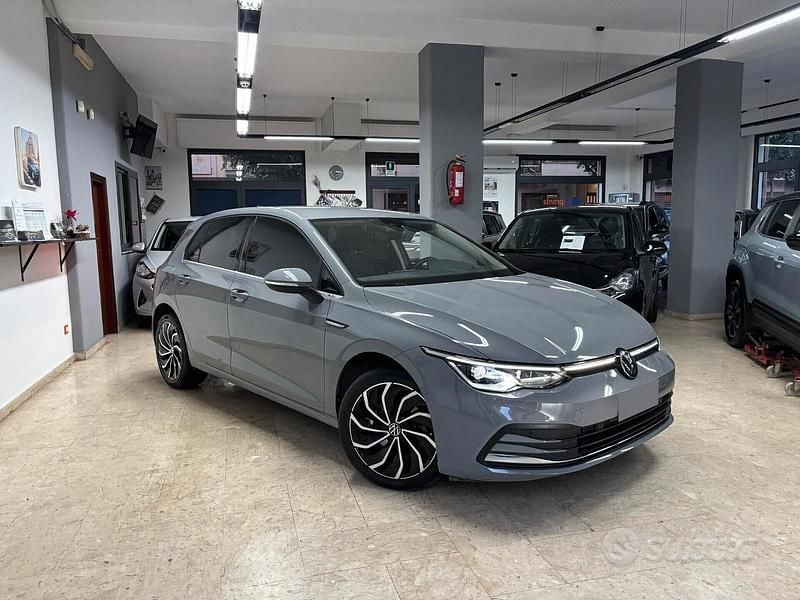 Usata VW Golf VIII Style 115 CV (84 kW) 2022 Grigio Berlina