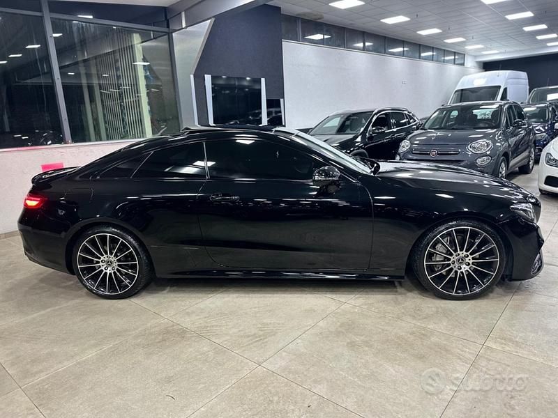 Usata Mercedes E300 Premium Plus 244 CV (179 kW) 2019 Nero Coupé