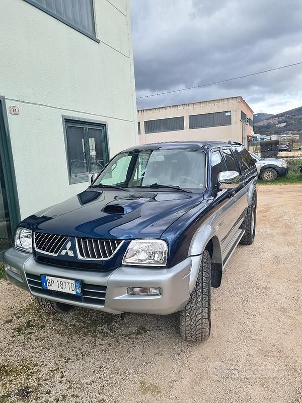 Blu Usata 2001 Mitsubishi L200 Pick-up | 11.500 € (Cara) - Immagine 1/4