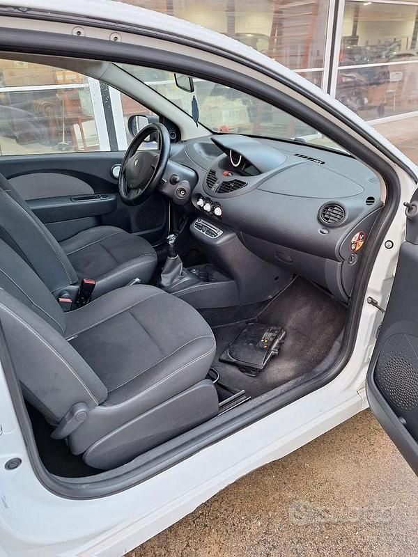 Usado Renault Twingo 64 HP (47 kW) 2007 Branco Citadino