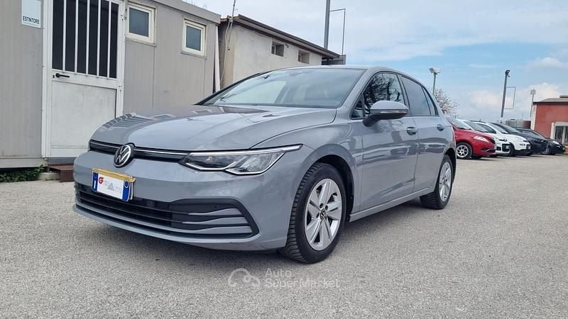 Usata VW Golf VII Life 150 CV (110 kW) 2021 Grigio Utilitaria