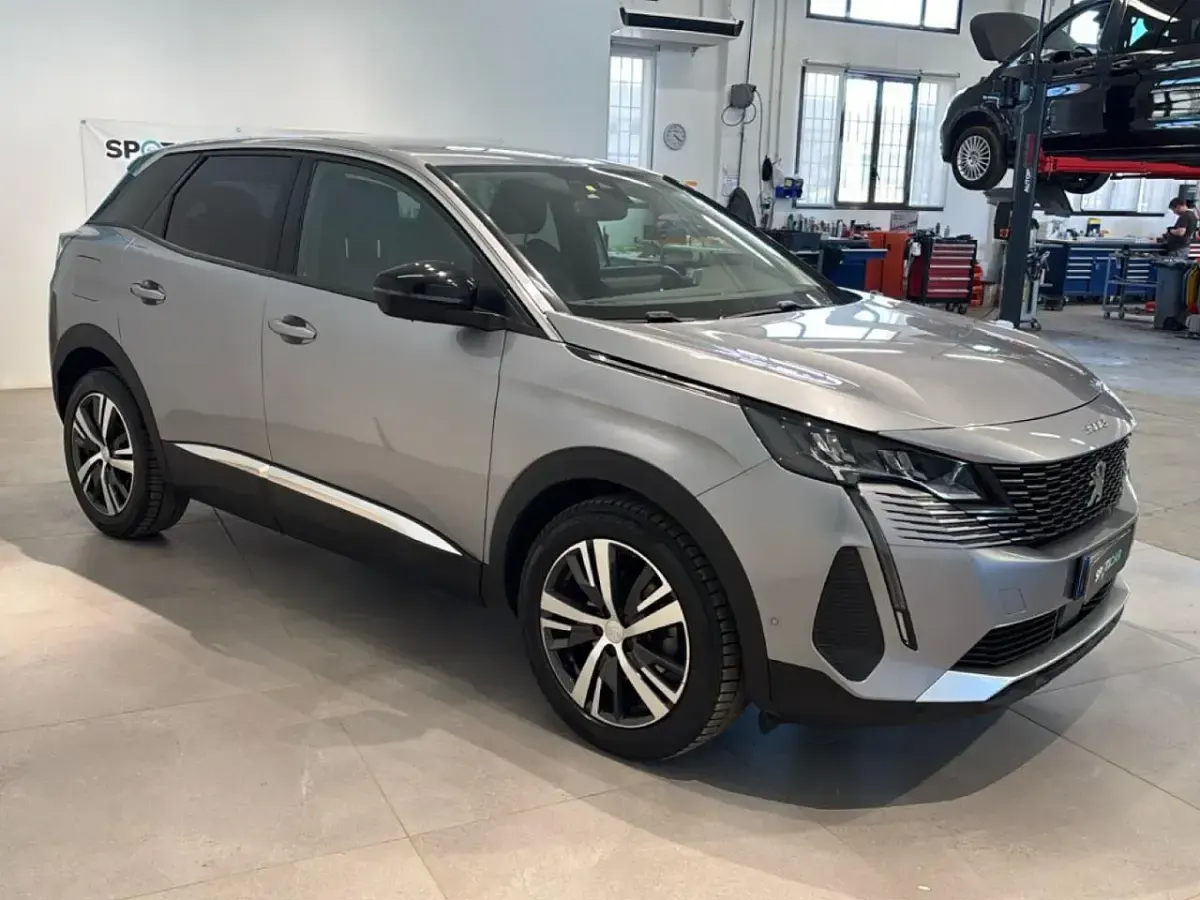 Usata Peugeot 3008 Allure 131 CV (96 kW) 2022 Grigio SUV