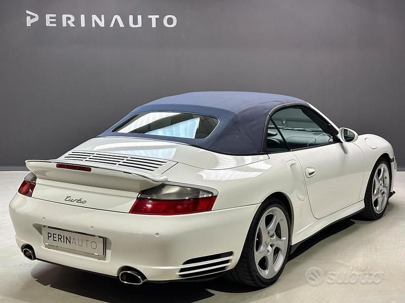 Usata Porsche 911 420 CV (308 kW) 2004 Bianco Cabrio