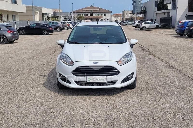 Usata Ford Fiesta Business Edition 75 CV (55 kW) 2016 Bianco Berlina