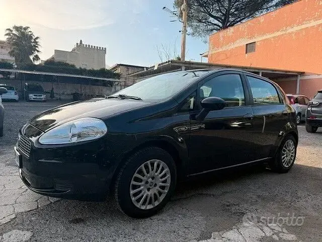 Usata Fiat Grande Punto Dynamic 77 CV (56 kW) 2009 Nero Utilitaria