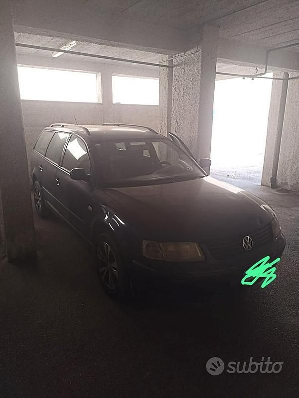 Usata VW Passat 75 CV (55 kW) 1999 Blu Berlina