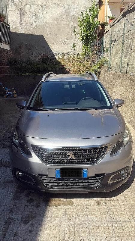 Usata Peugeot 2008 99 CV (72 kW) 2017 Grigio SUV