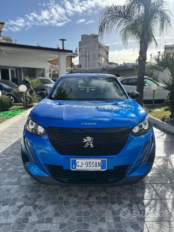 Usata Peugeot 2008 Allure 110 CV (80 kW) 2022 Blu SUV