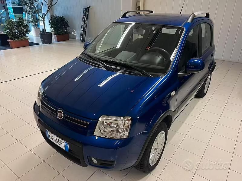Usata Fiat Panda 4x4 2010 Blu Utilitaria