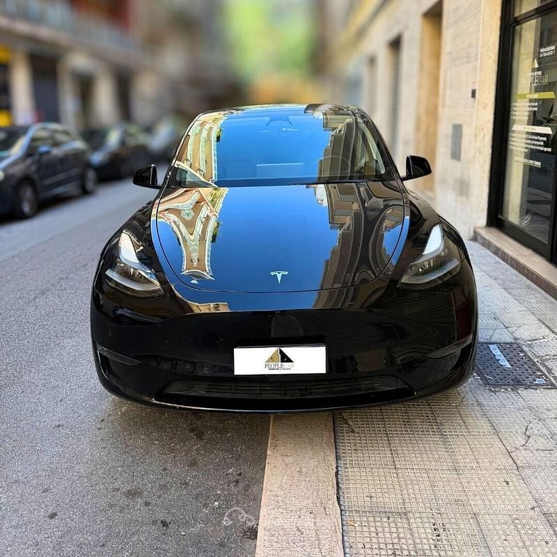 Usata Tesla Model Y Long Range AWD 378 kW (514 CV) 2022 Nero SUV