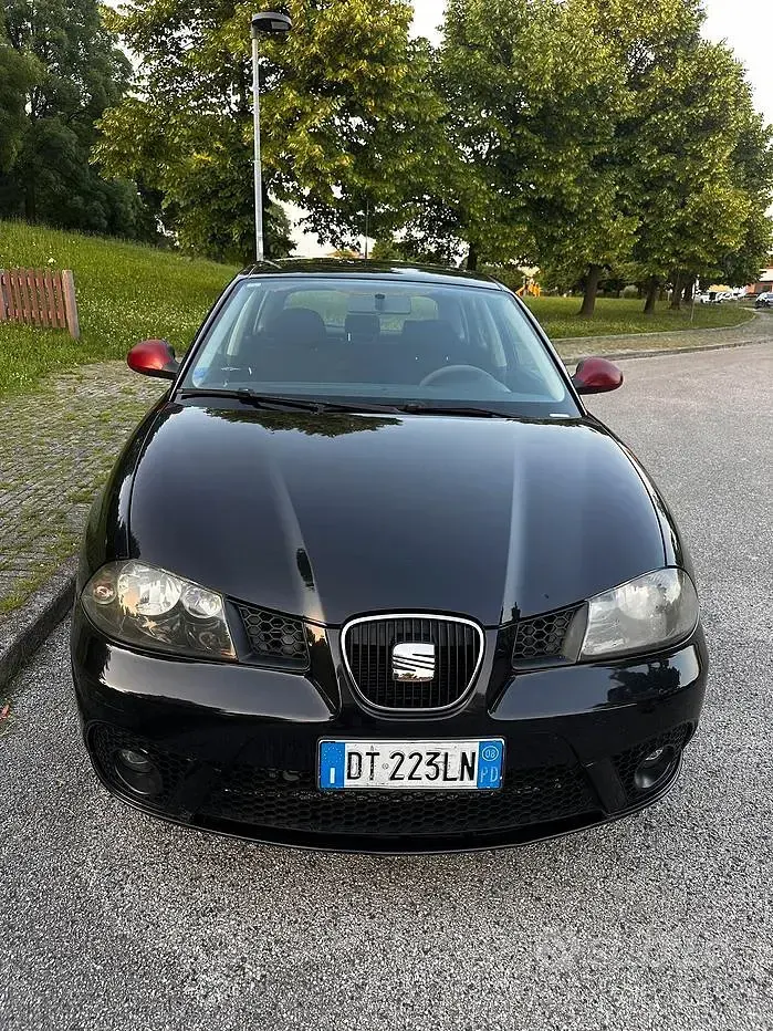 Usata Seat Ibiza 85 CV (62 kW) 2008 Nero Berlina