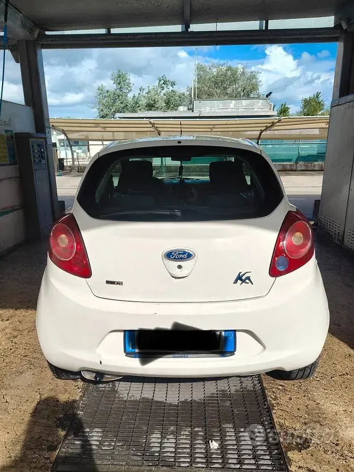Usata Ford Ka 75 CV (55 kW) 2009 Bianco Utilitaria