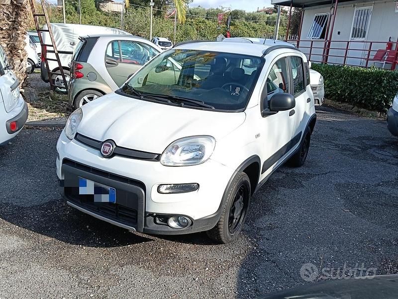 Usata Fiat Panda 4x4 S 80 CV (58 kW) 2017 Bianco Utilitaria