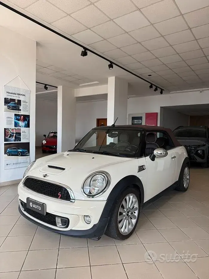 Usata Mini Cooper S Cabriolet 184 CV (135 kW) 2011 Bianco Cabrio