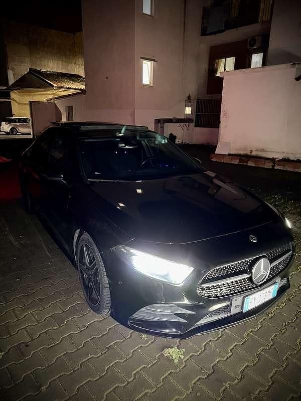 Usata Mercedes A180 Premium 116 CV (85 kW) 2019 Nero Berlina