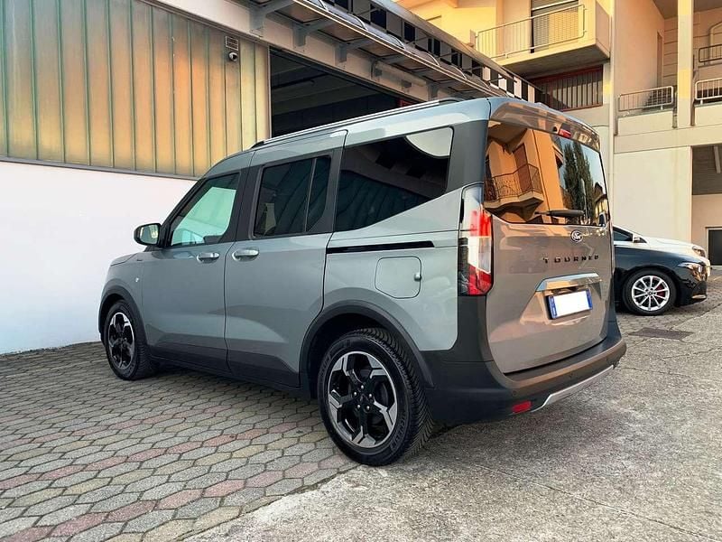 Usata Ford Tourneo Courier Active 125 CV (91 kW) 2024 Grigio Monovolume