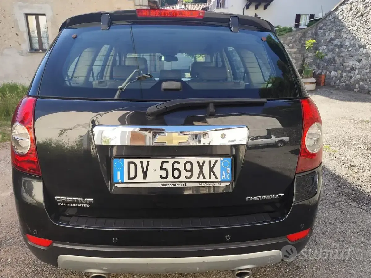 Usata Chevrolet Captiva 150 CV (110 kW) 2010 Nero SUV
