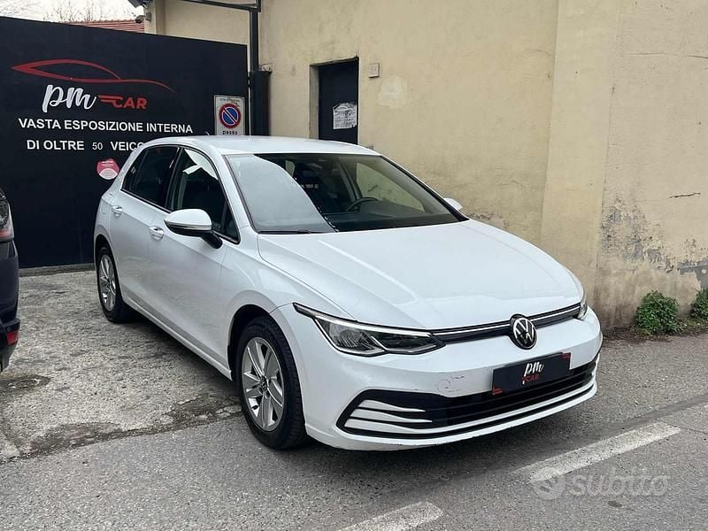 Usata VW Golf VIII Life 131 CV (96 kW) 2021 Bianco Berlina