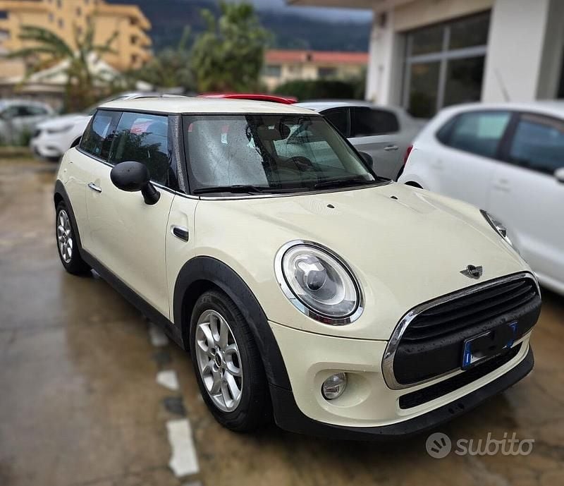 Usata Mini ONE 102 CV (75 kW) 2016 Beige Utilitaria