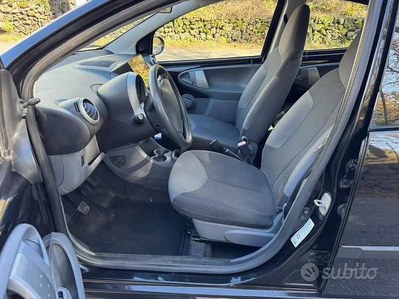Usata Peugeot 107 68 CV (50 kW) 2008 Nero Utilitaria