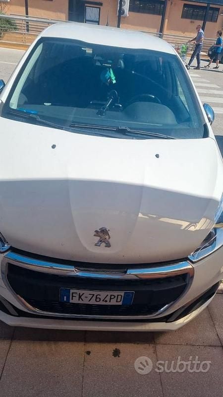 Usata Peugeot 208 75 CV (55 kW) 2017 Bianco Utilitaria