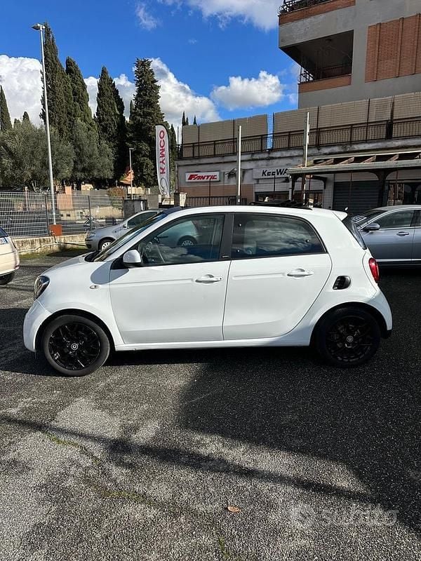 Usata Smart ForFour Passion 71 CV (52 kW) 2016 Bianco Utilitaria