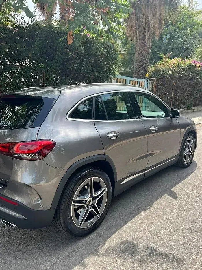 Usata Mercedes GLA200 Premium 150 CV (110 kW) 2022 Grigio SUV